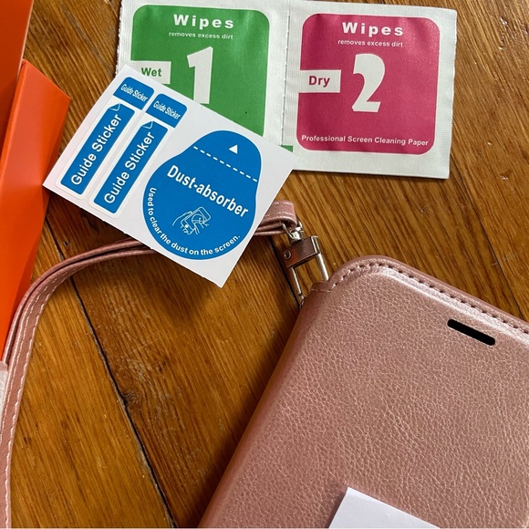 VANAVAGY iPhone 12/12 Pro Magnetic Wallet Case - Picture 4 of 7